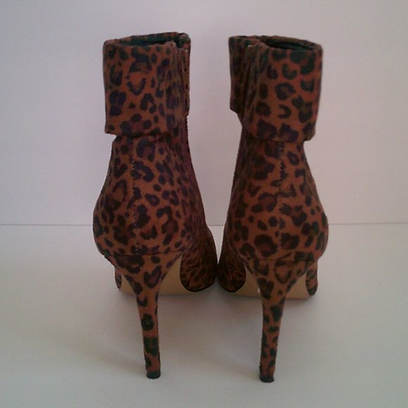 Express Women's Leopard Print Bootie Stiletto Heel Size 8.5 - Picture 4 of 7